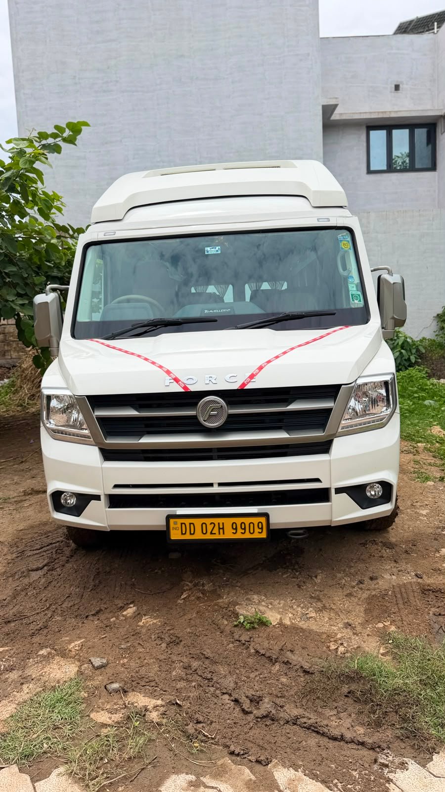 Somnath Tempo Traveller 17
