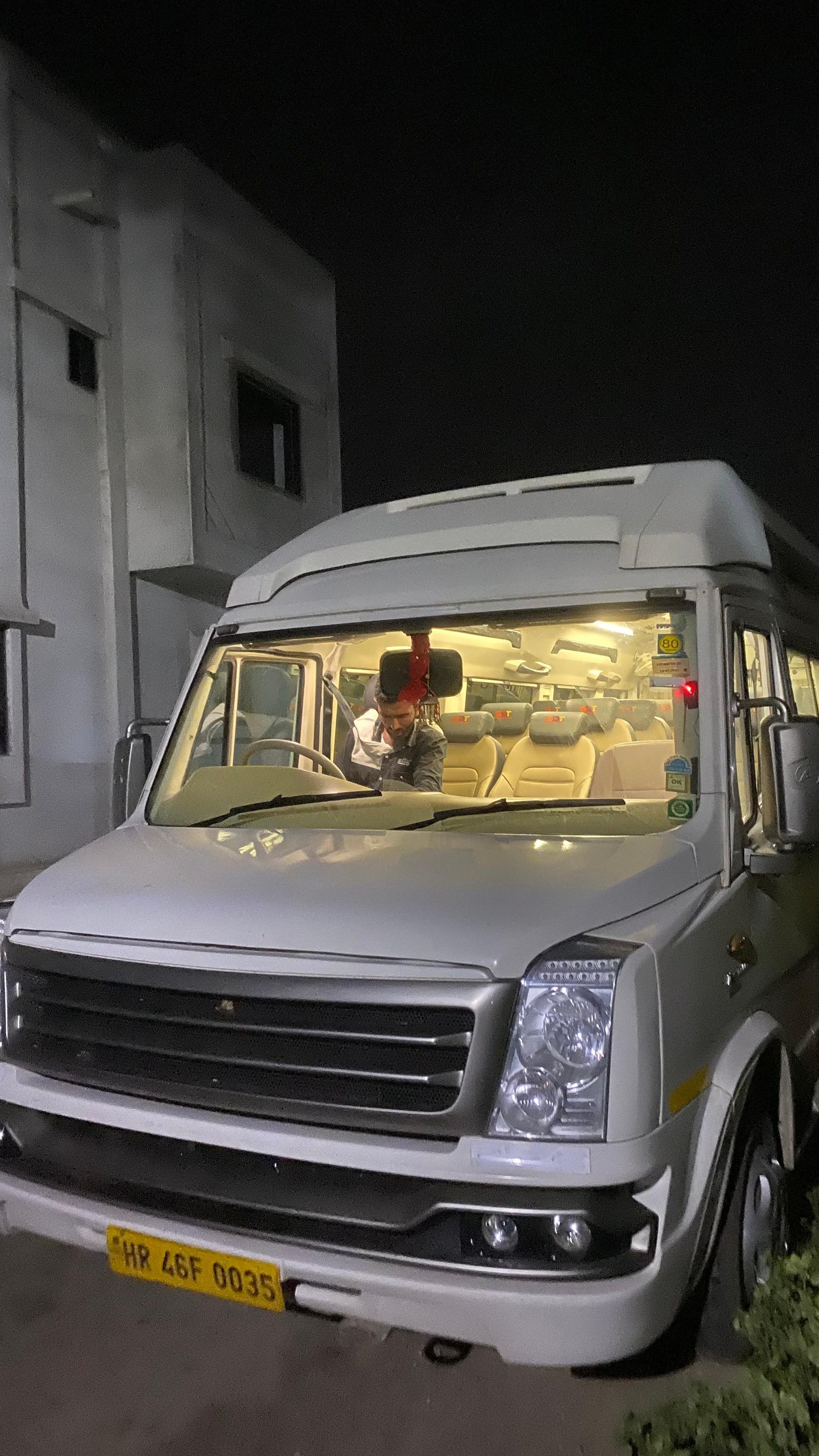 Somnath Tempo Traveller 3