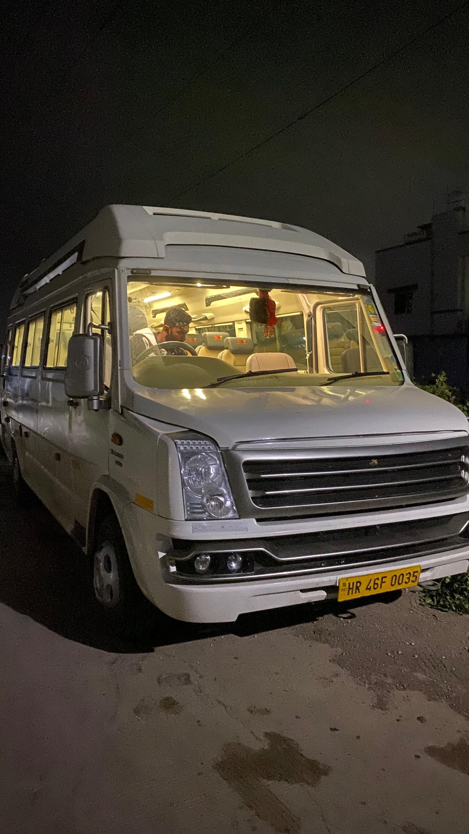 Somnath Tempo Traveller 4
